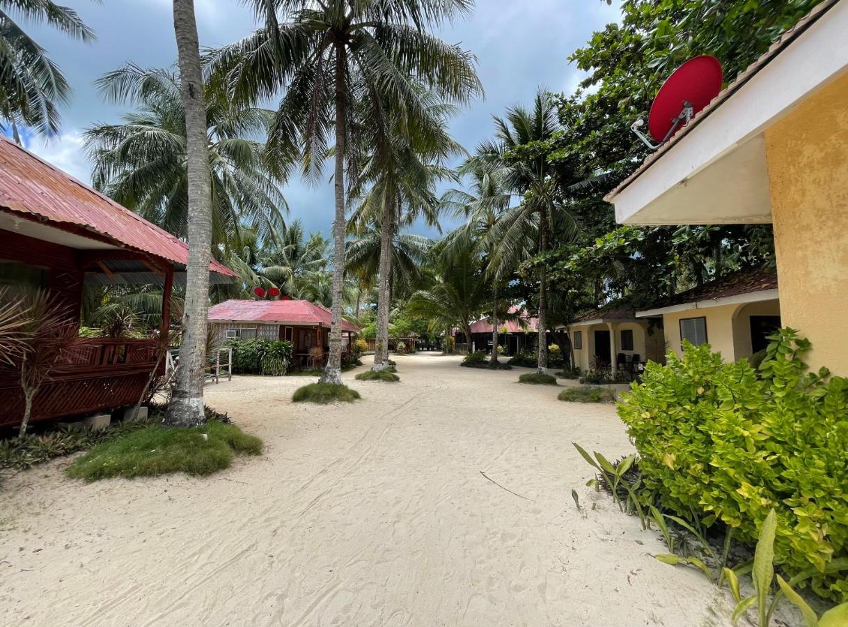 Beach Placid Resort Powered By Cocotel Ocoy Esterno foto